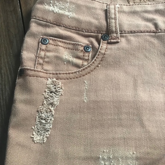 Shorts - Picture 3 of 7